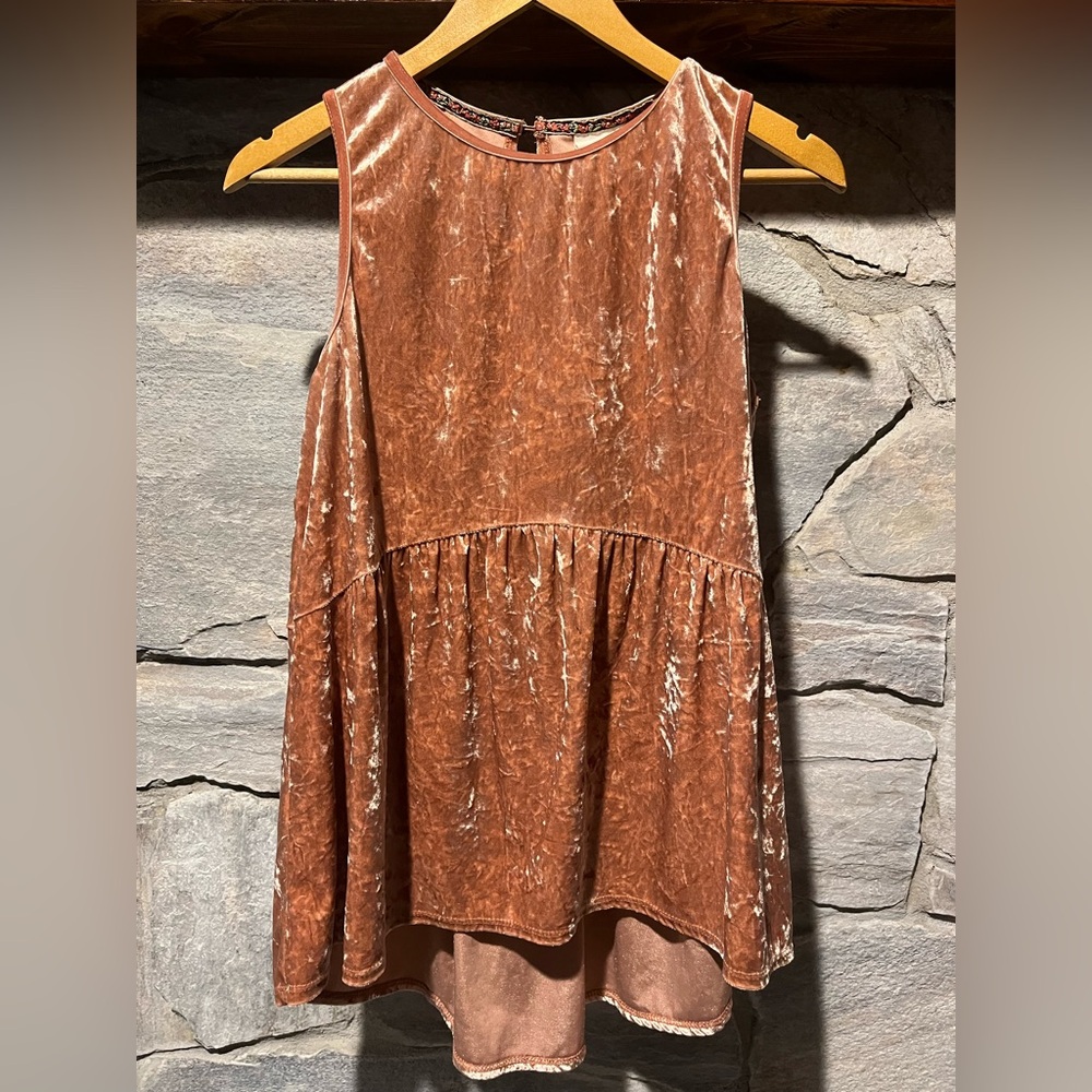 Knox Rose Crushed Velvet Sleeveless Top in Shimmering Copper, size medium